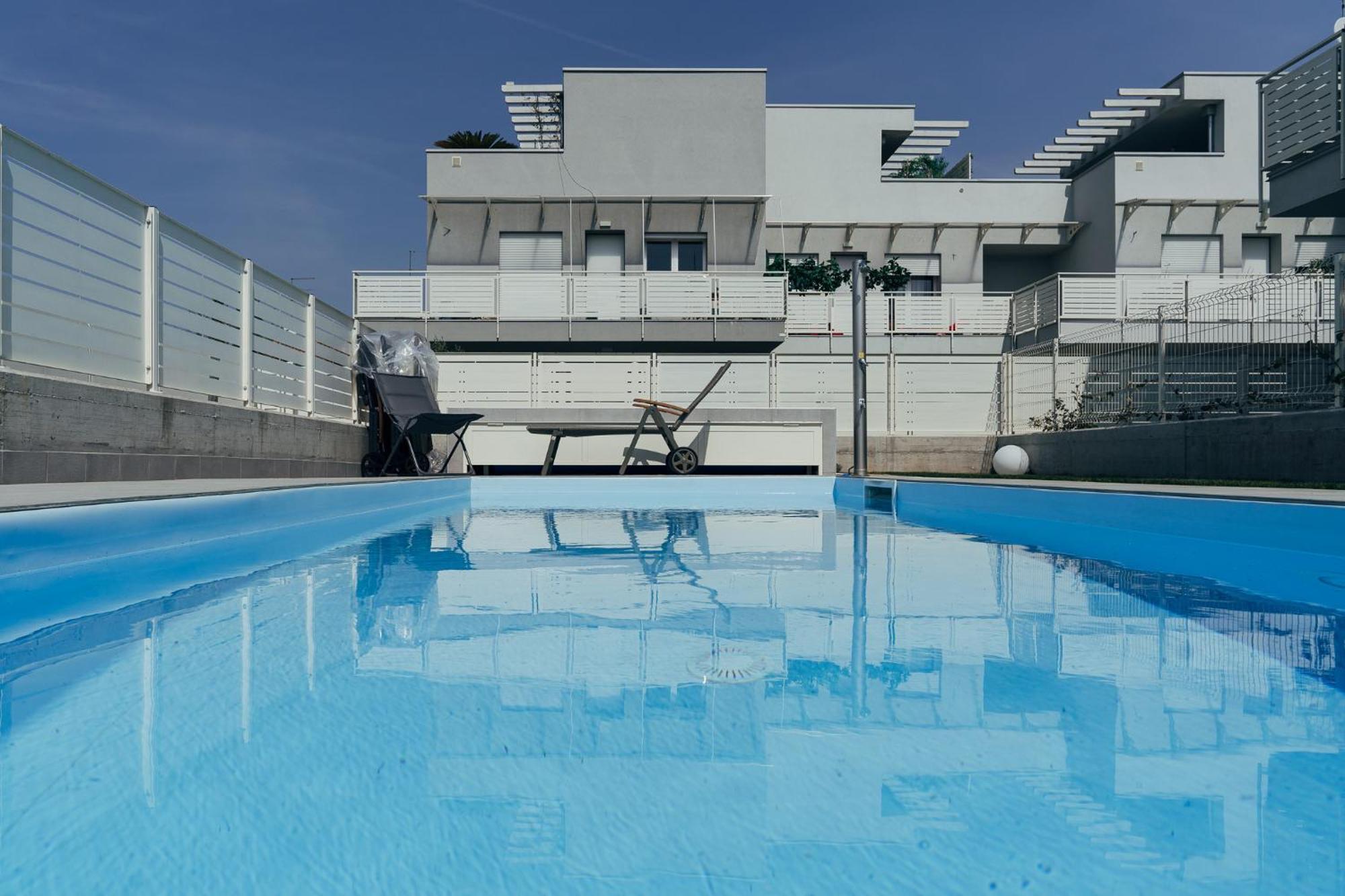 The Prince - Luxury Apartments With Pool เปสเคียรา เดล การ์ดา ภายนอก รูปภาพ
